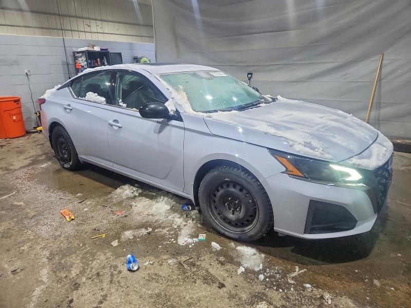 2025 Nissan Altima sr