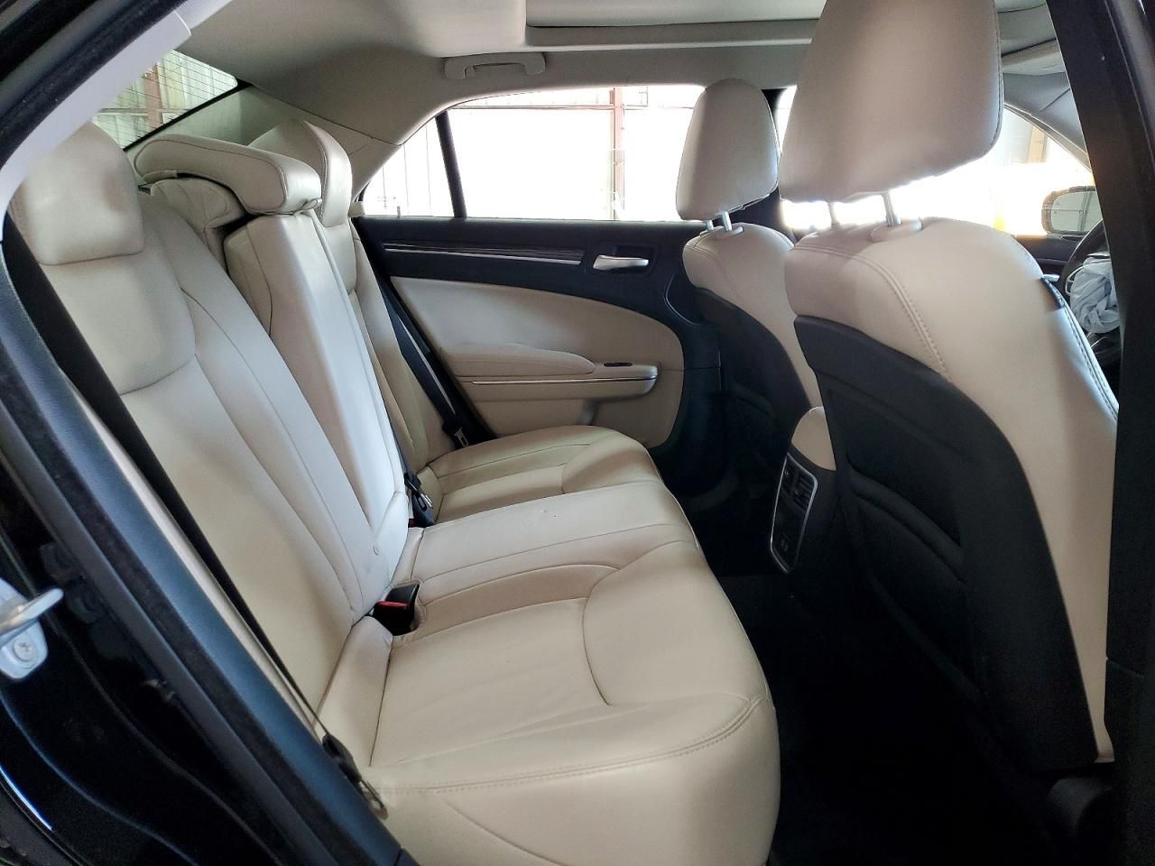 2018 Chrysler 300 Touring