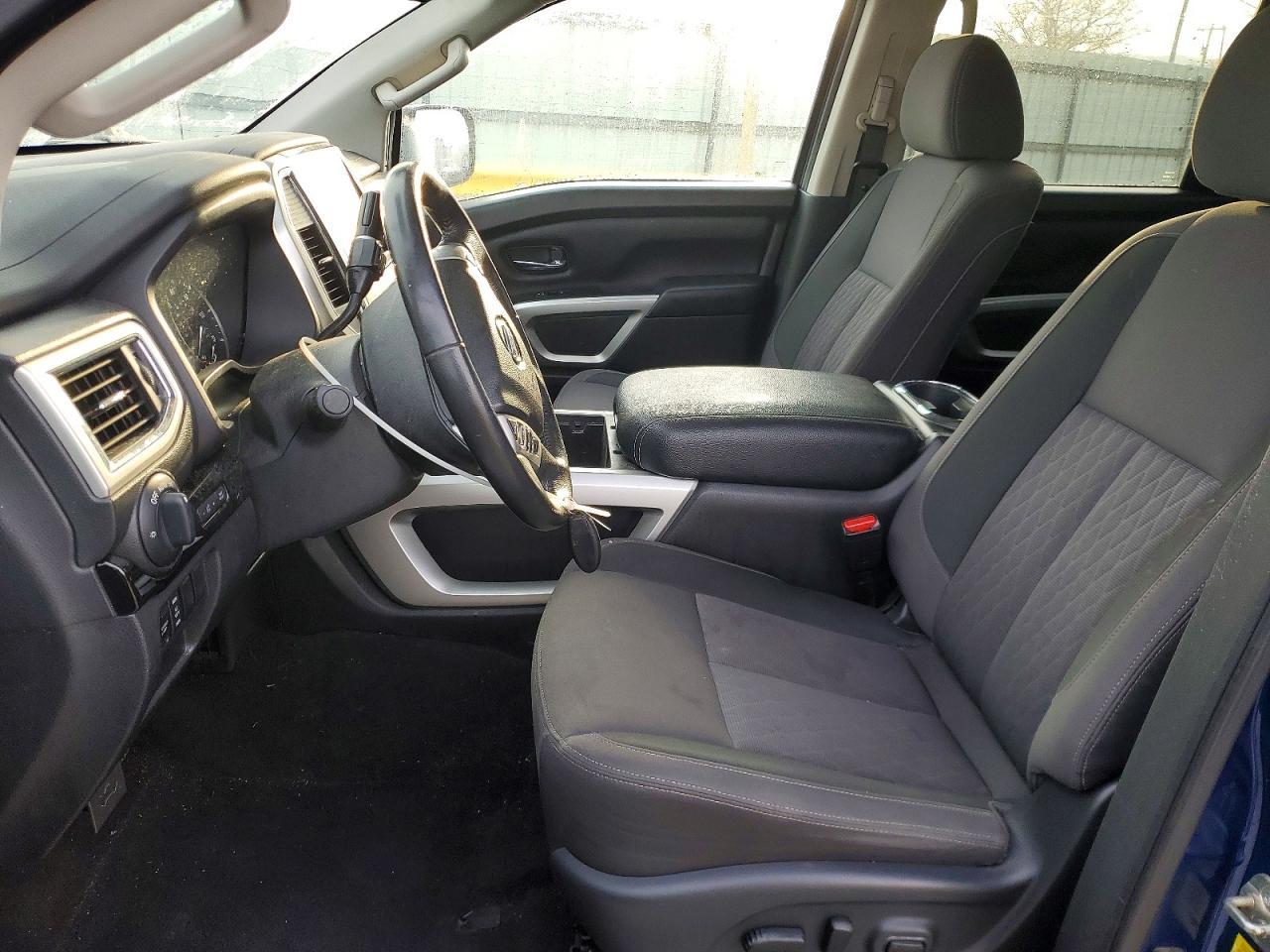 2021 Nissan Titan SV