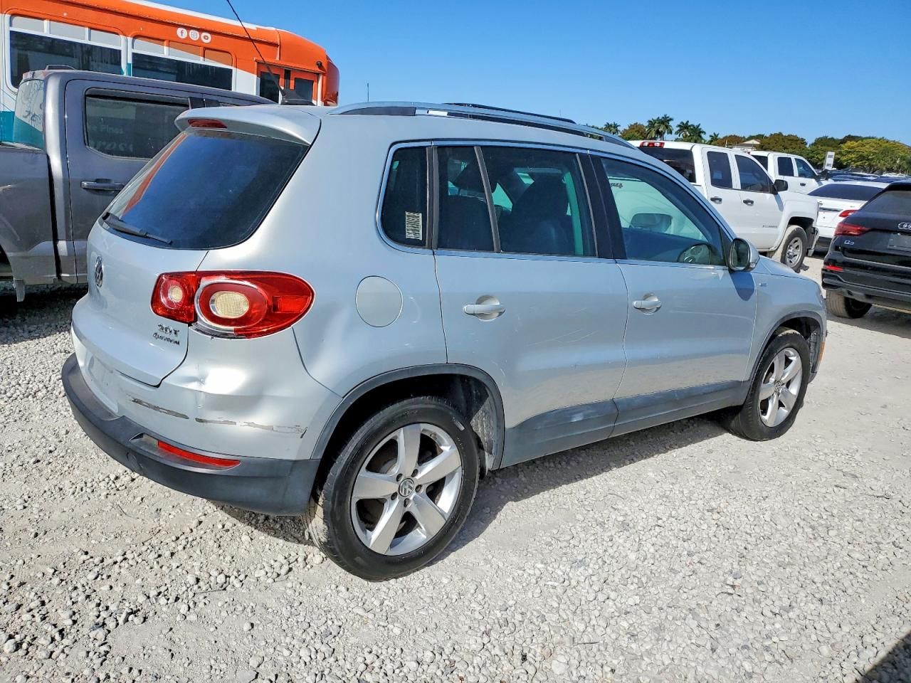 2010 Volkswagen Tiguan se