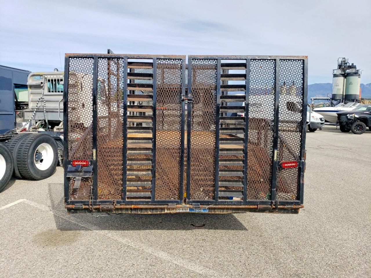 2020 Isuzu NPR HD Crew Cab Flatbed Truck