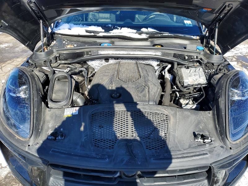 2023 Porsche Macan Base