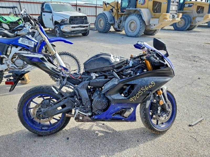 2025 Yamaha YZFR7