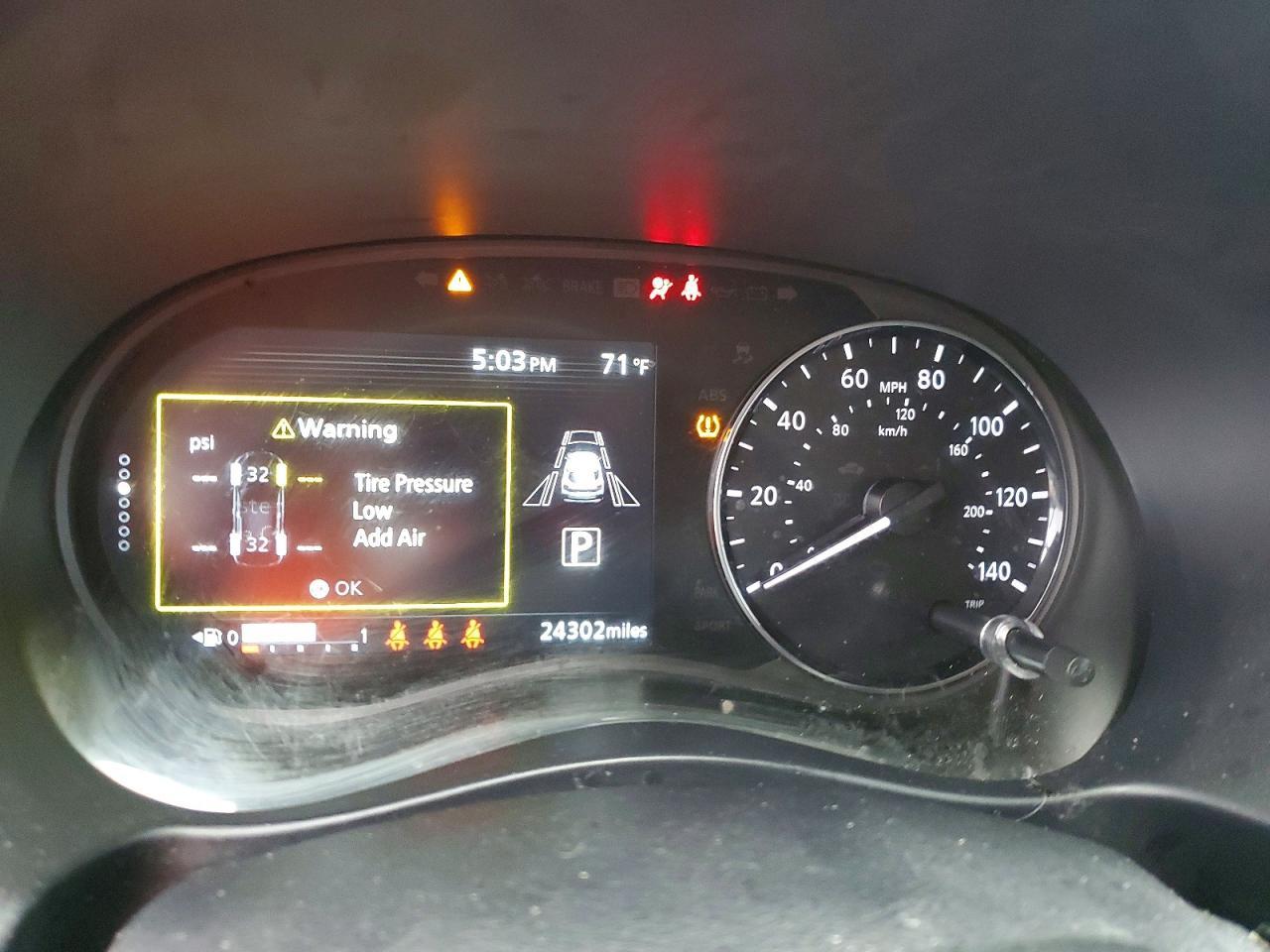 2024 Nissan Kicks sr