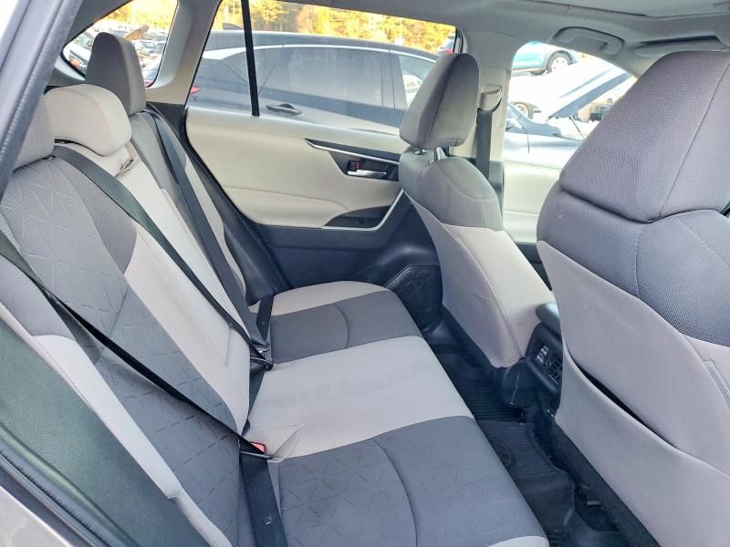 2022 Toyota Rav4 xle