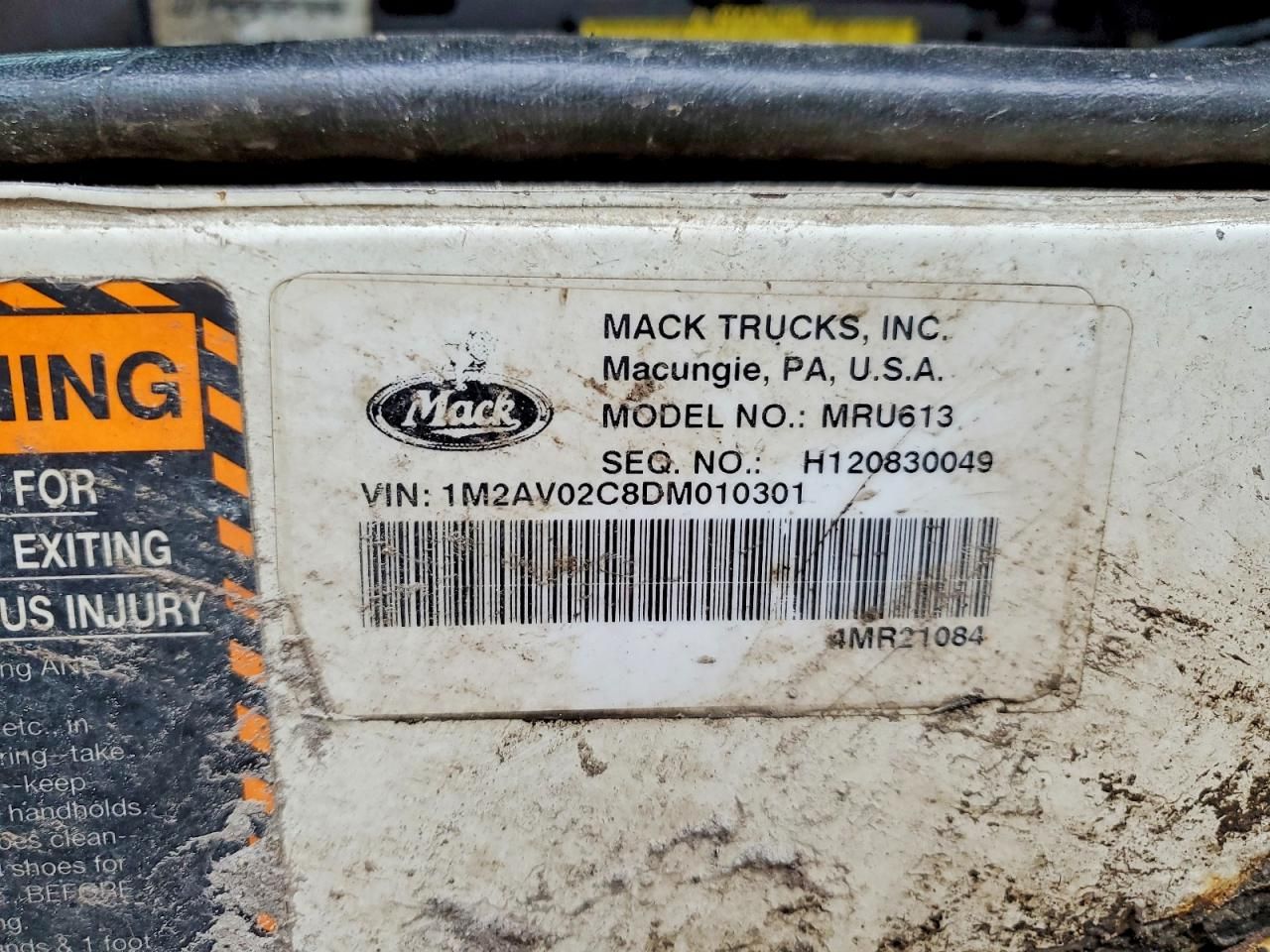2013 Mack MRU613 Refuse Truck