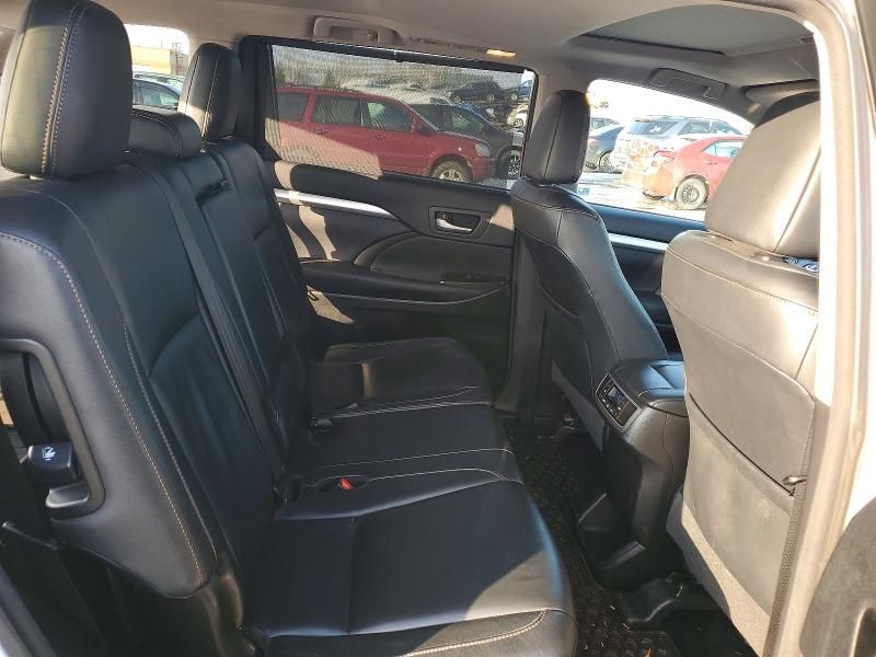 2017 Toyota Highlander se