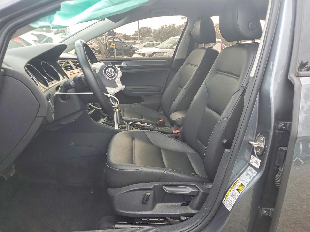 2019 Volkswagen Golf s