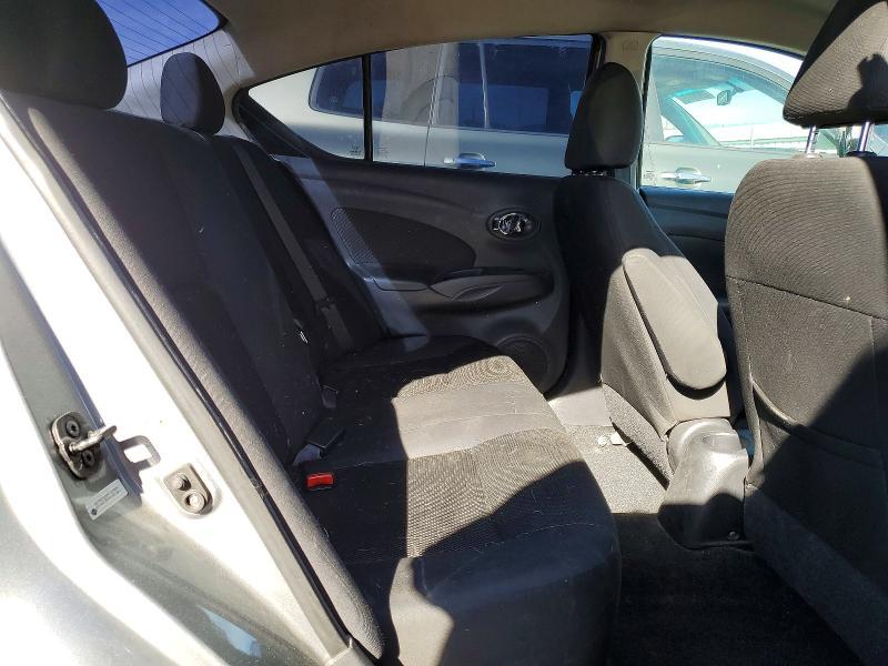 2013 Nissan Versa s