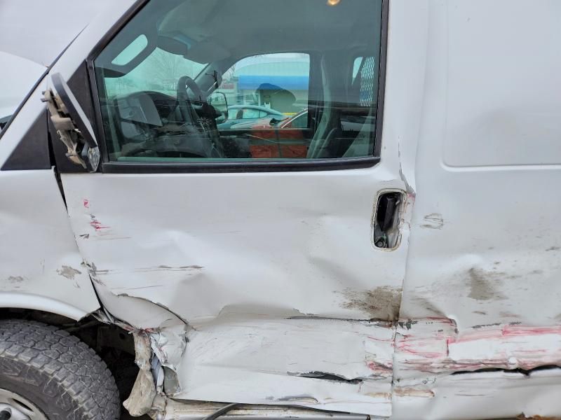 2016 Chevrolet Express G2500 Delivery Van