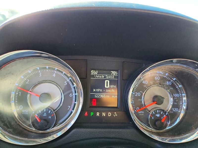 2014 Chrysler Town & Country Touring l