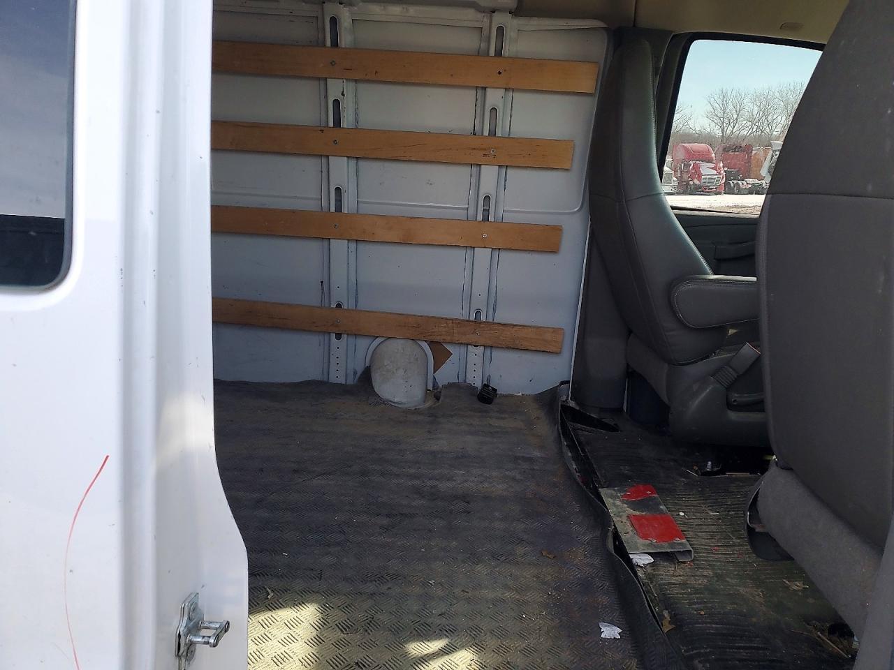 2020 Chevrolet Express G2500