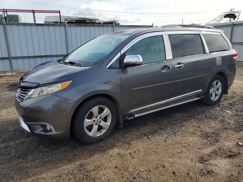 2013 Toyota Sienna xle