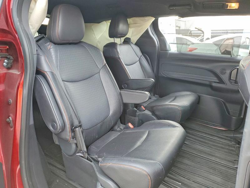 2024 Toyota Sienna xse
