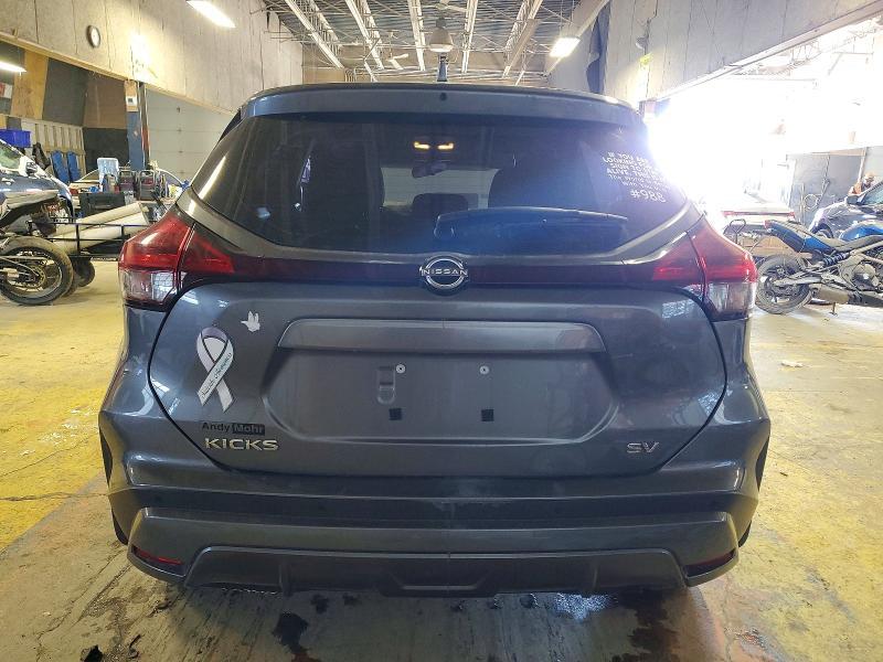 2022 Nissan Kicks sv