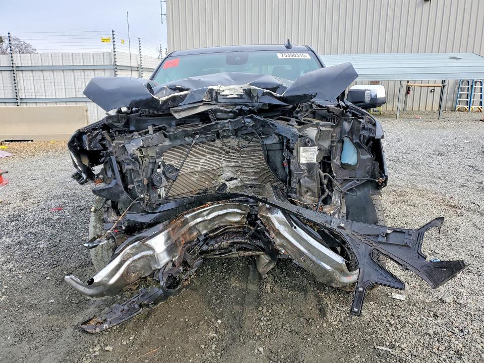 2024 GMC Sierra K1500 slt