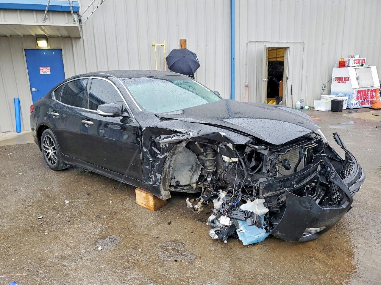 2017 Infiniti Q70 3.7