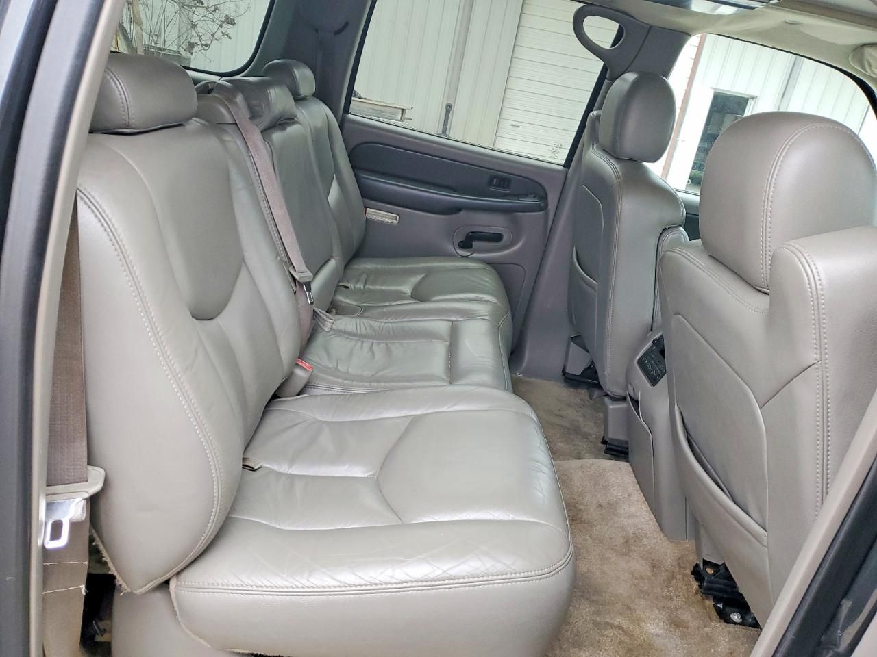 2003 Chevrolet Suburban C1500