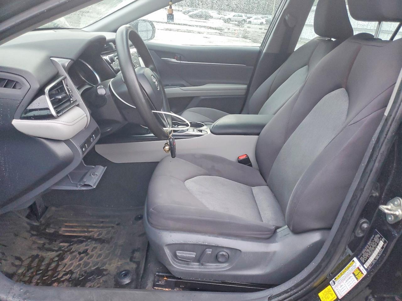 2020 Toyota Camry le