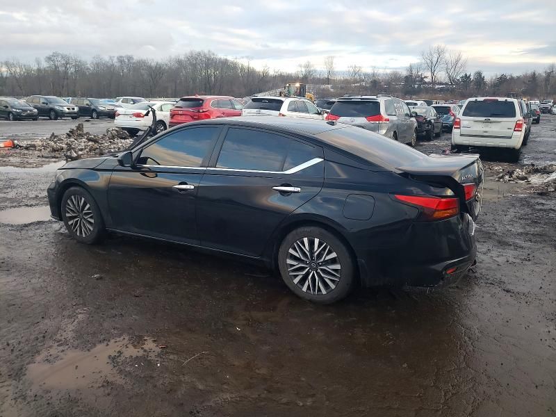 2023 Nissan Altima sv