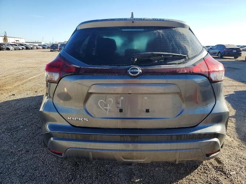 2023 Nissan Kicks s
