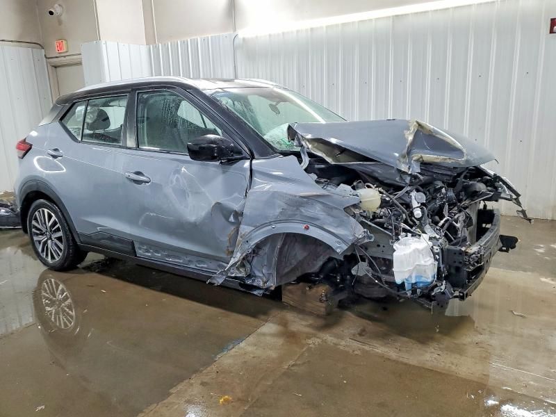 2023 Nissan Kicks sv