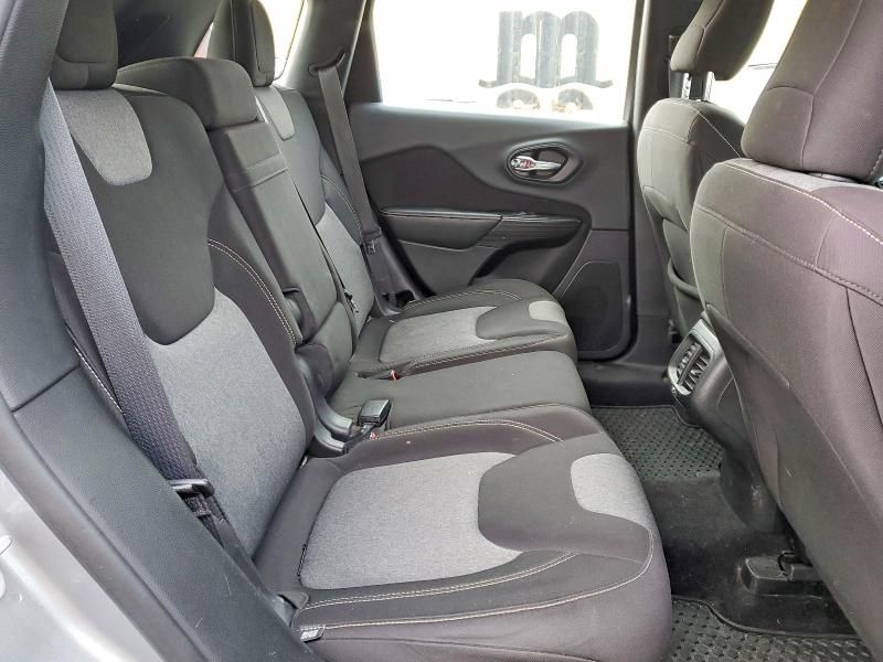 2014 Jeep Cherokee Sport