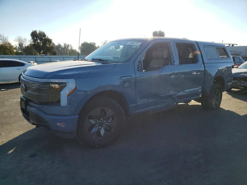 2023 Ford F150 Lightning pro