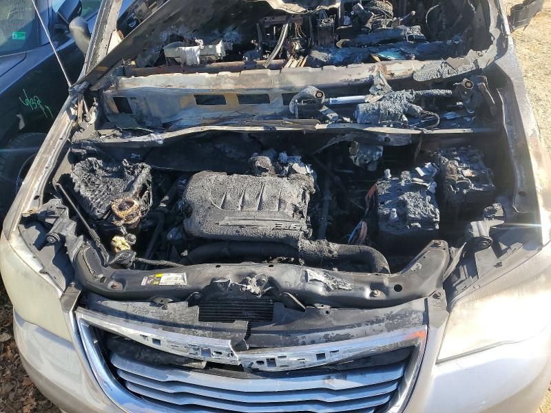 2014 Chrysler Town & Country Touring