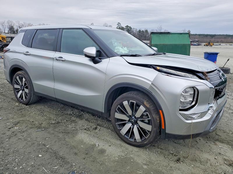 2025 Mitsubishi Outlander se