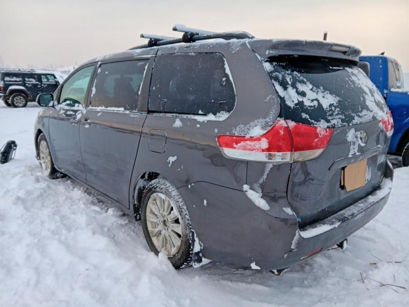 2011 Toyota Sienna le