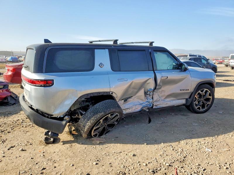 2025 Rivian R1S Adventure