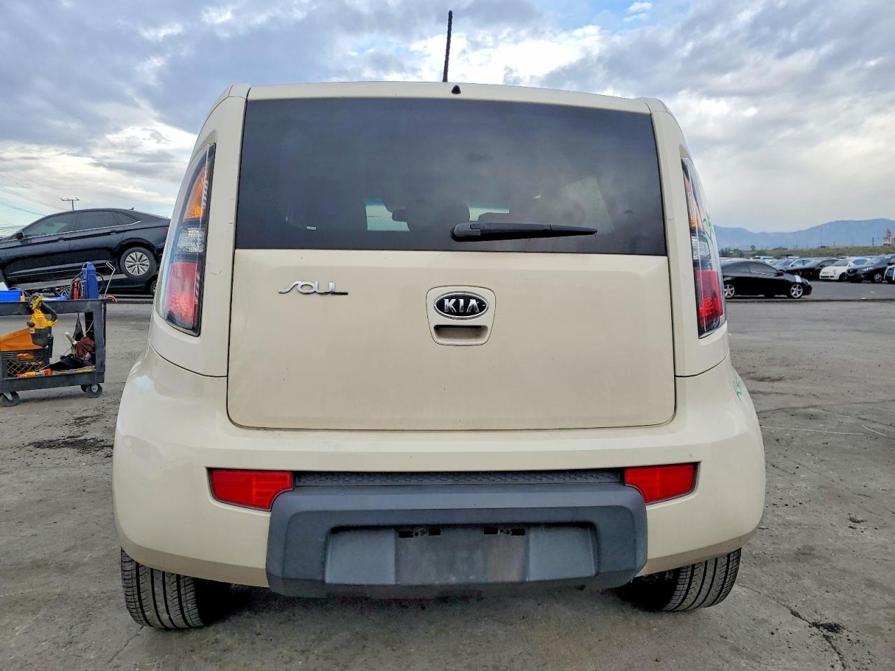 2010 KIA Soul +