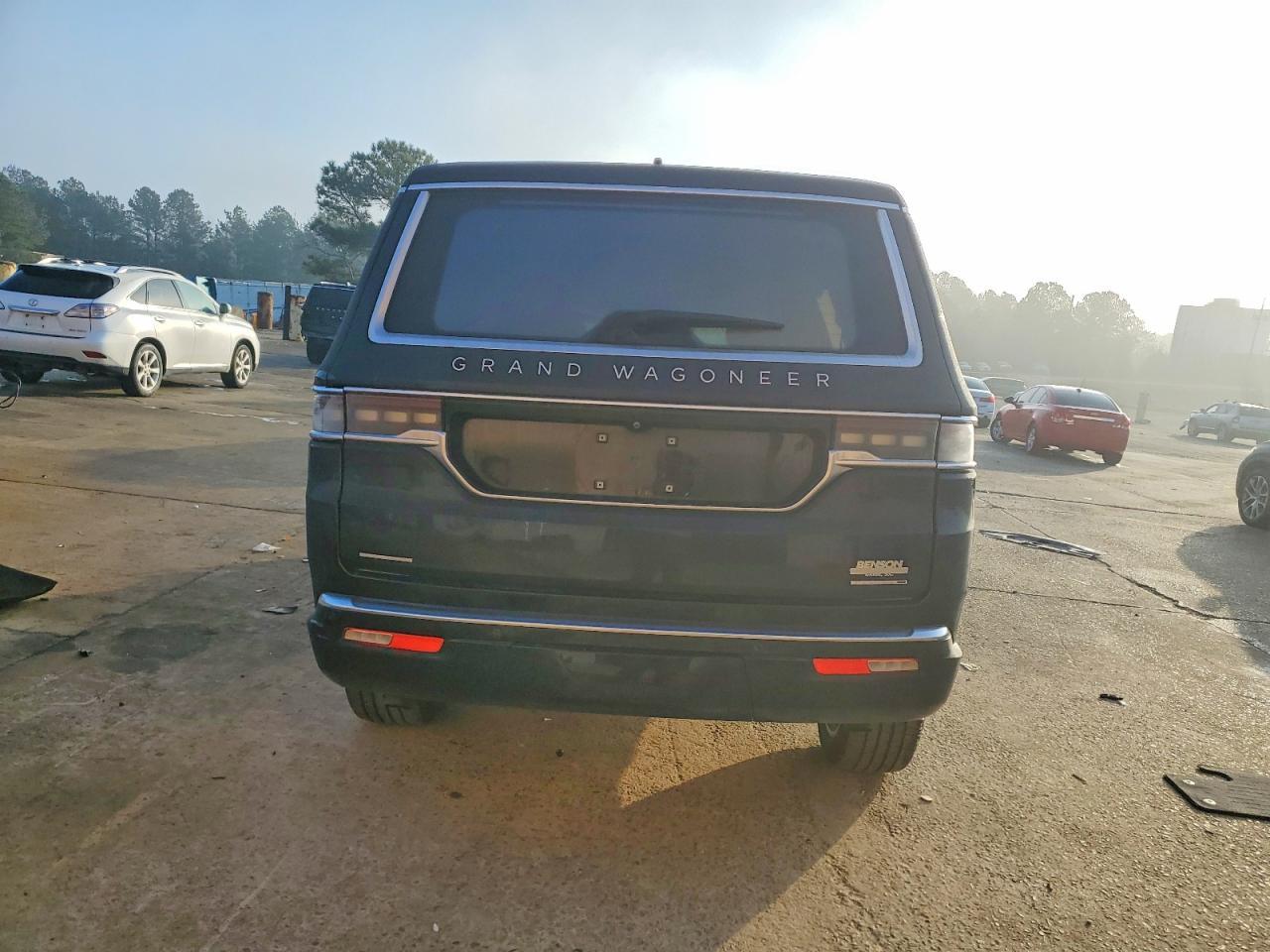 2023 Jeep Grand Wagoneer Series iii