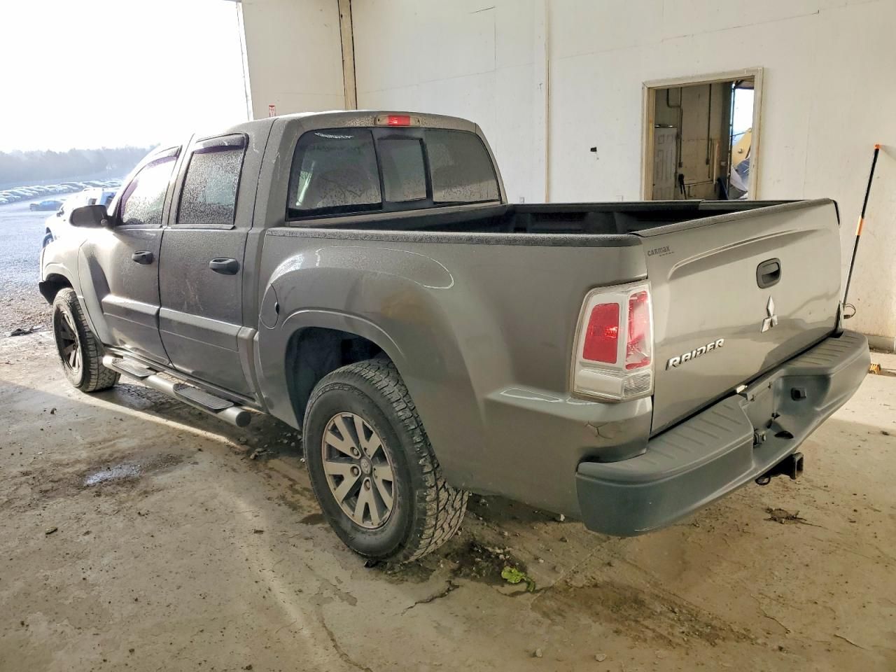 2008 Mitsubishi Raider ls