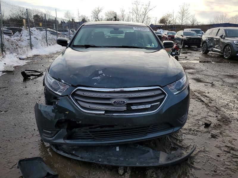 2016 Ford Taurus sel