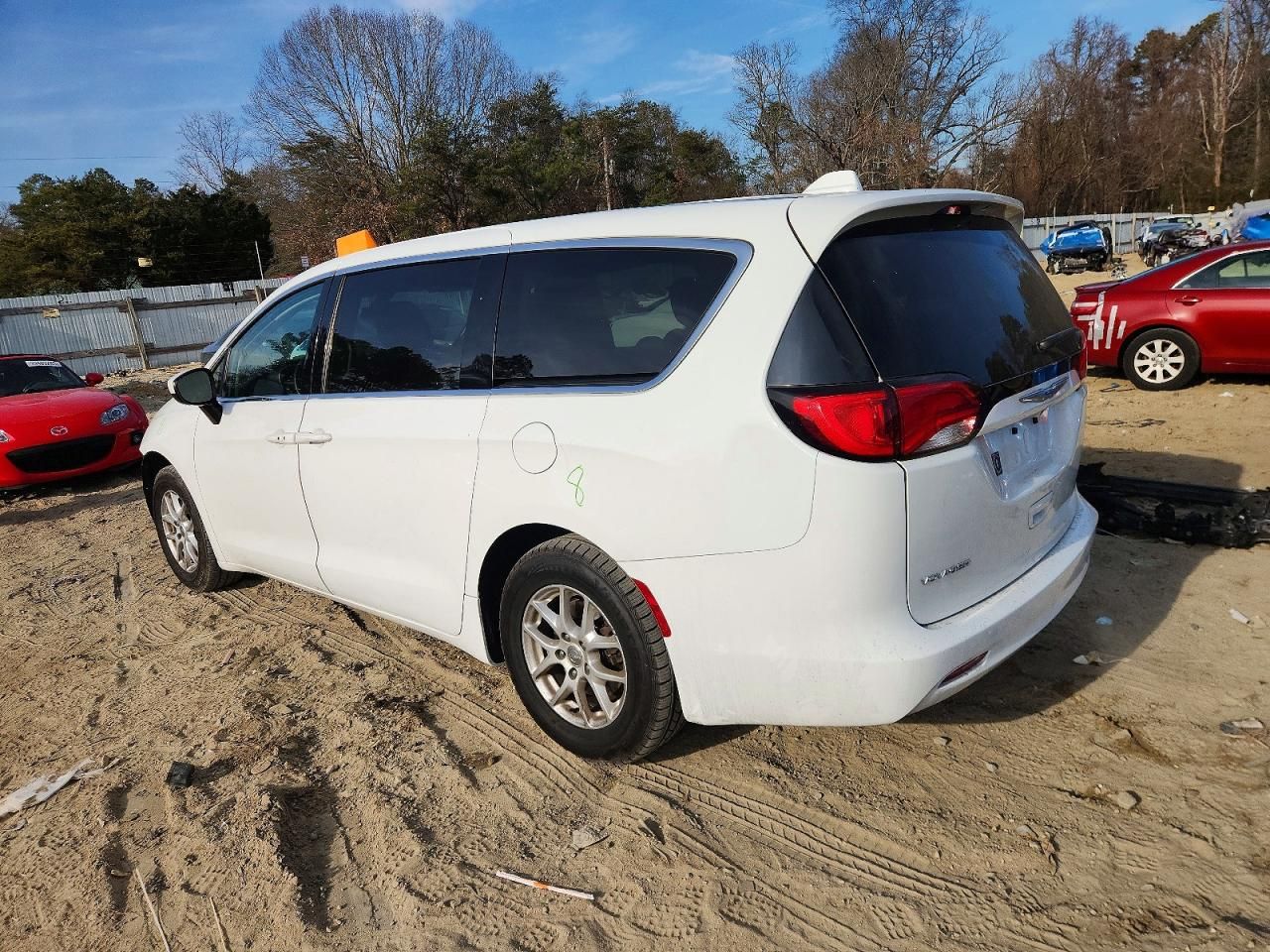 2020 Chrysler Voyager lx