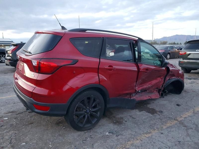 2019 Ford Escape se