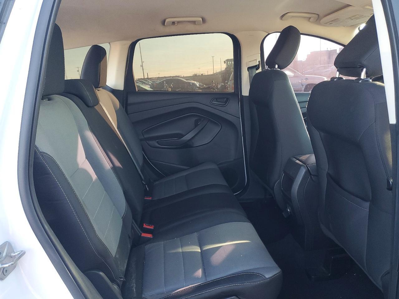 2019 Ford Escape s