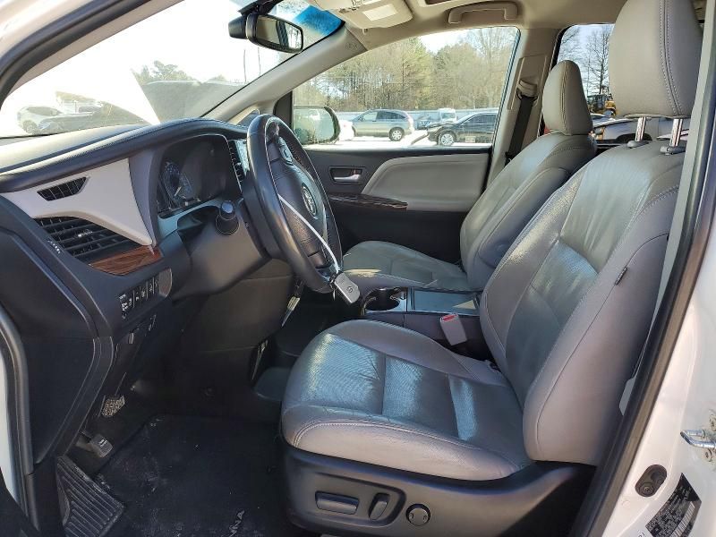 2015 Toyota Sienna xle