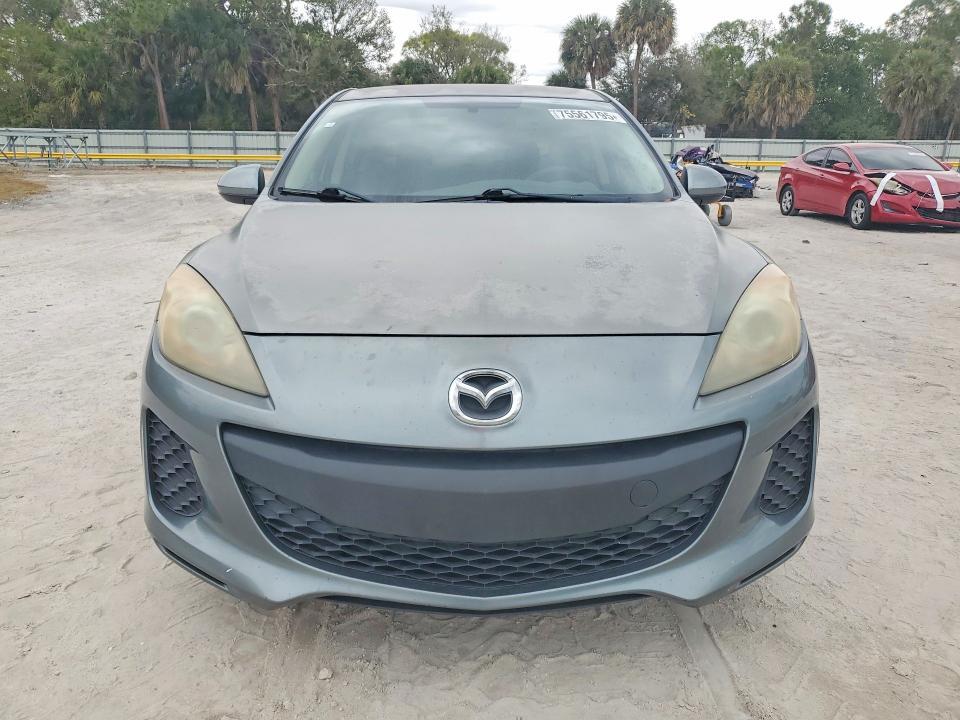 2013 Mazda 3 I