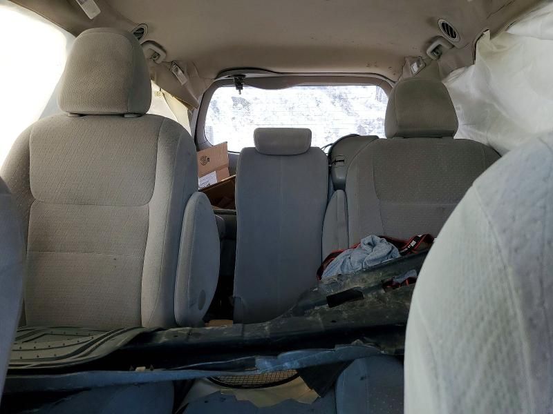 2015 Toyota Sienna le