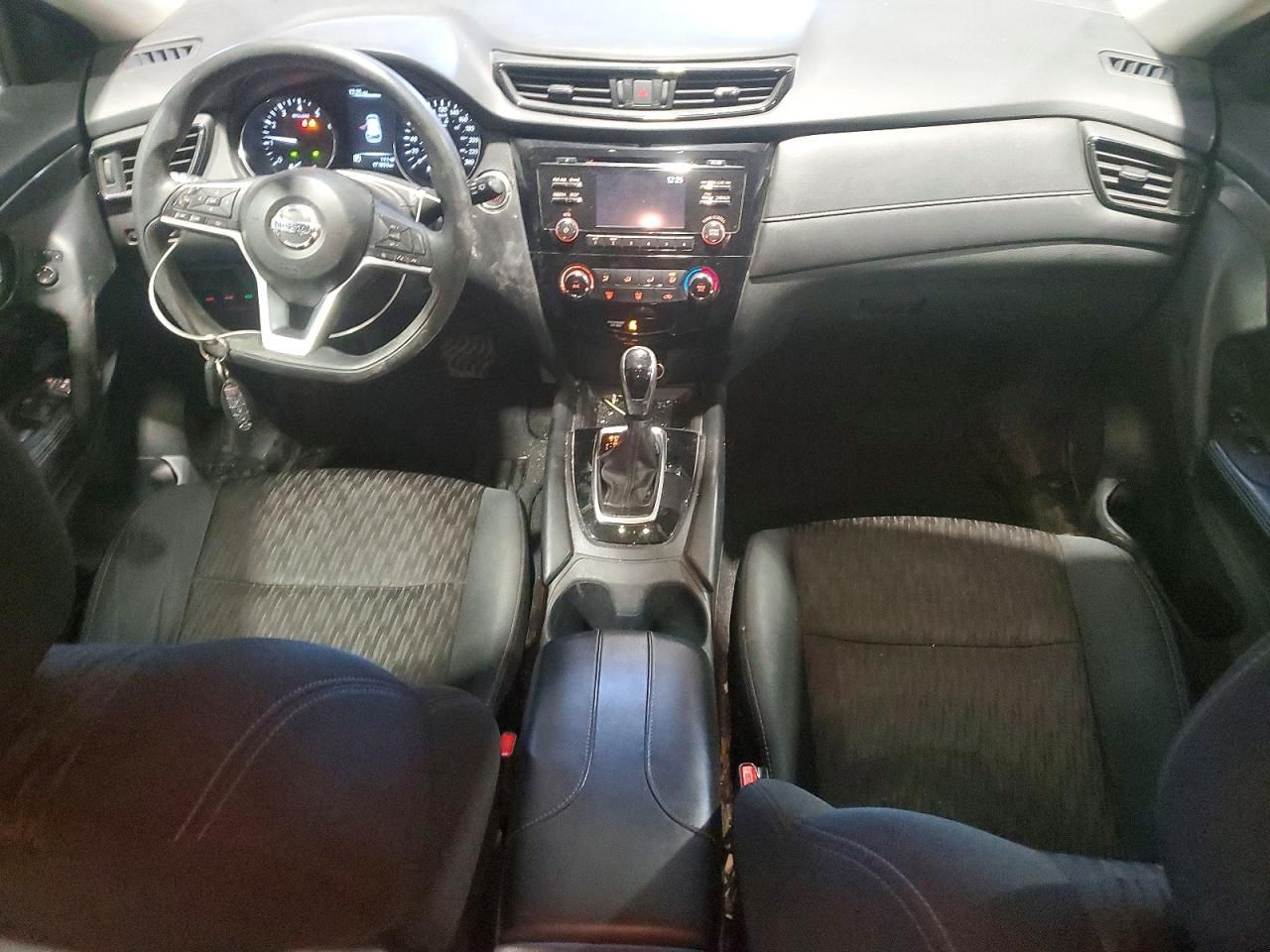 2017 Nissan Rogue sv