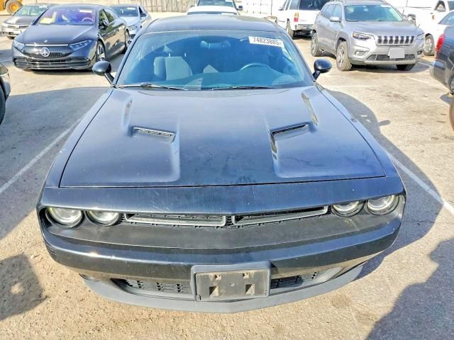 2016 Dodge Challenger sxt