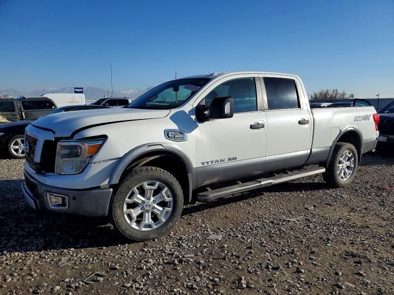 2017 Nissan Titan xd sl