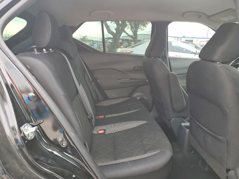 2019 Nissan Kicks s