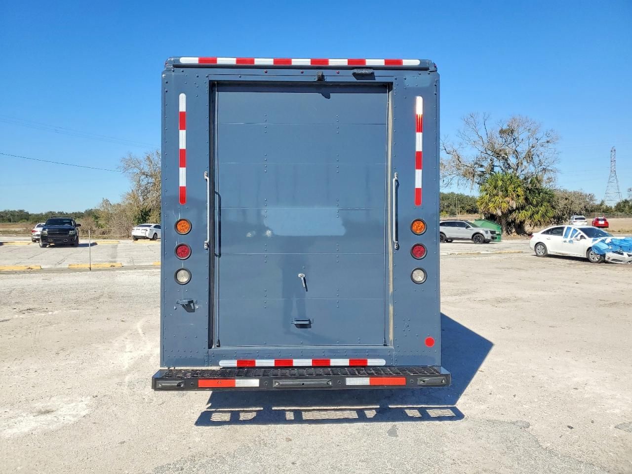 2021 Freightliner MT45G Chassis Delivery Truck