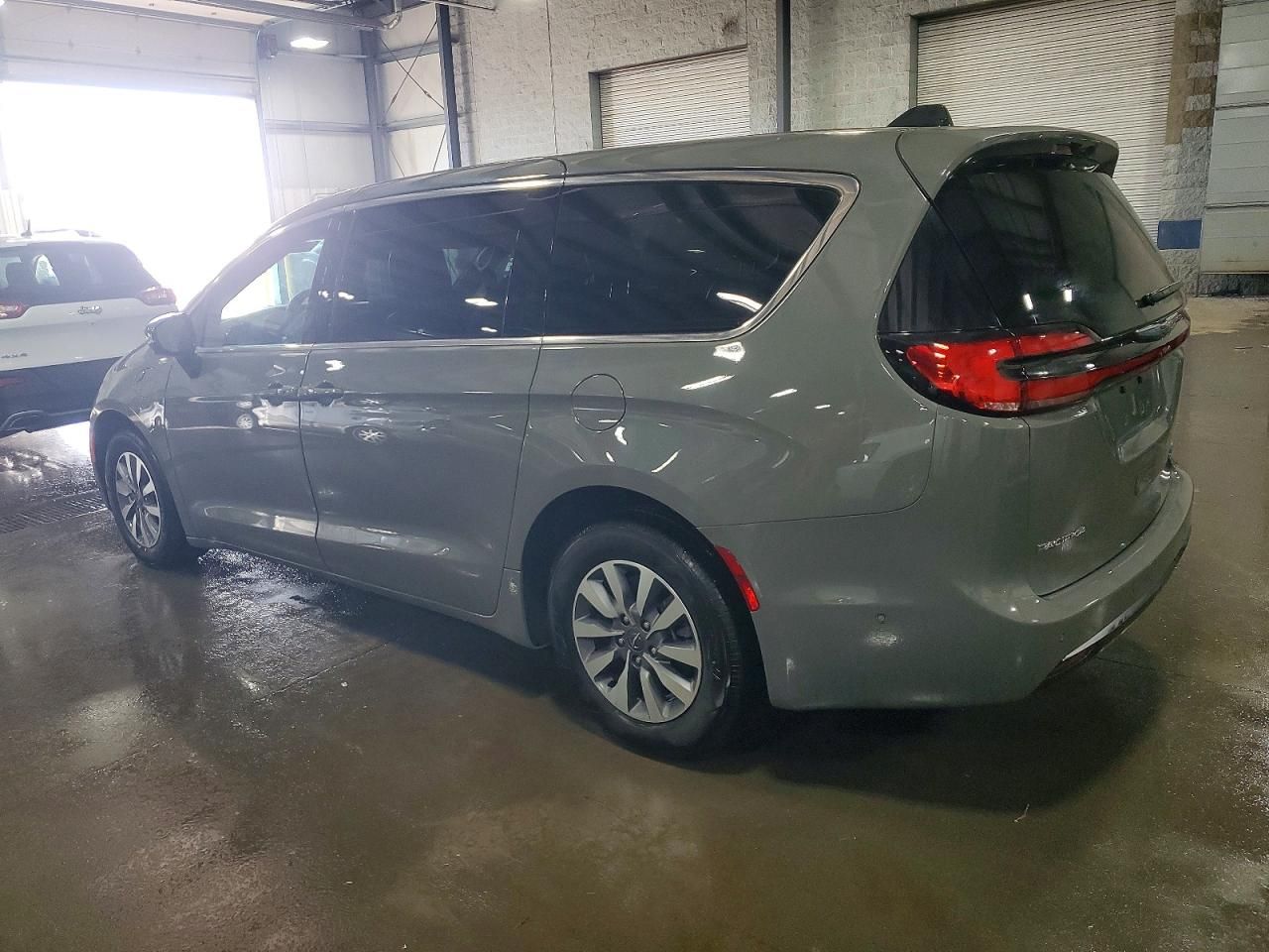 2025 Chrysler Pacifica Hybrid Select