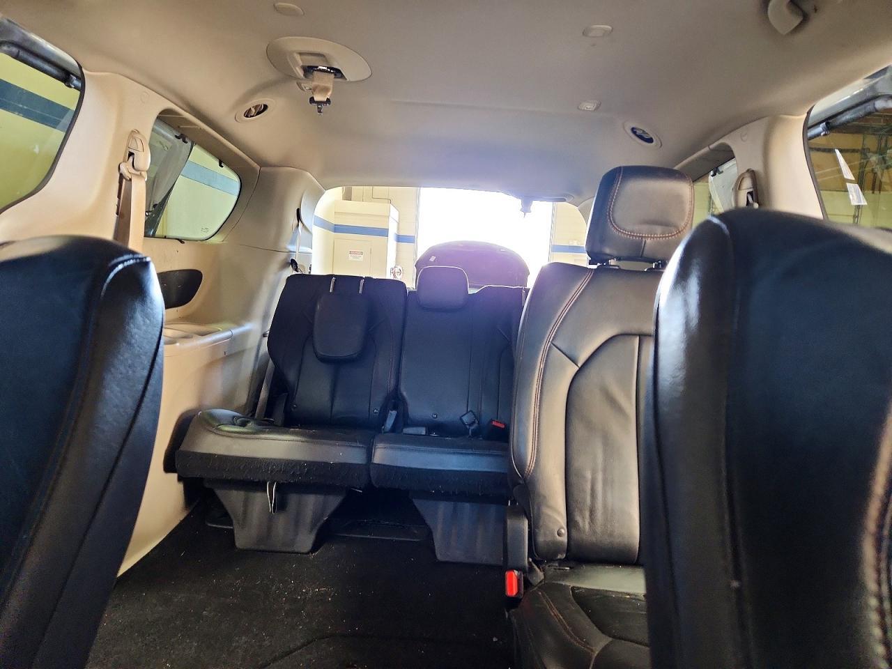 2017 Chrysler Pacifica Touring l