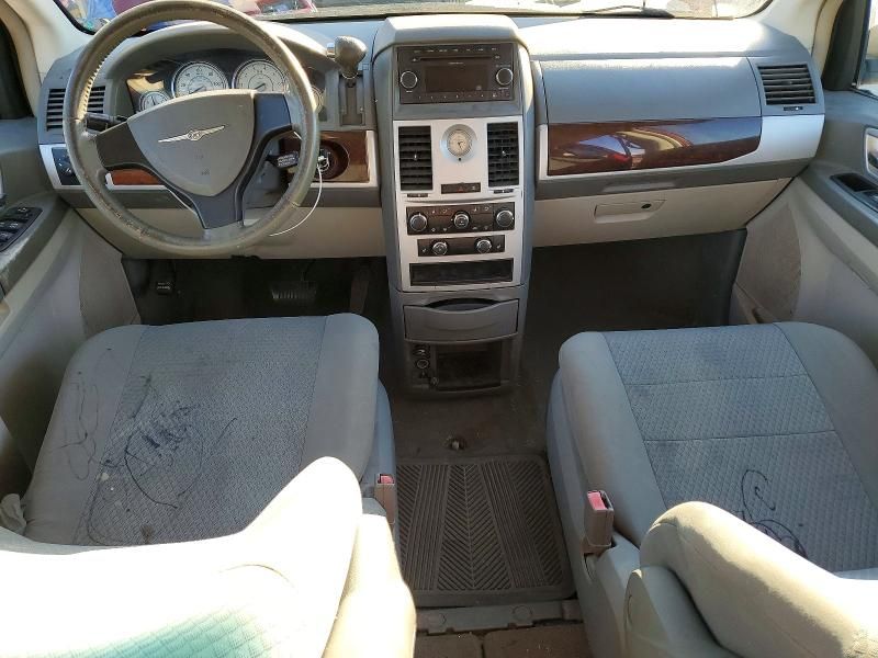 2010 Chrysler Town & Country Touring